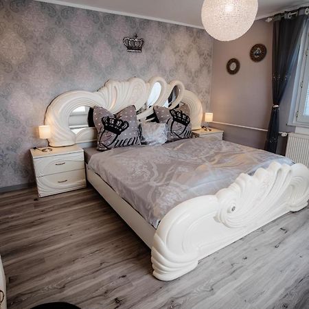 Timeout Royal Apartman Ellar Kültér fotó