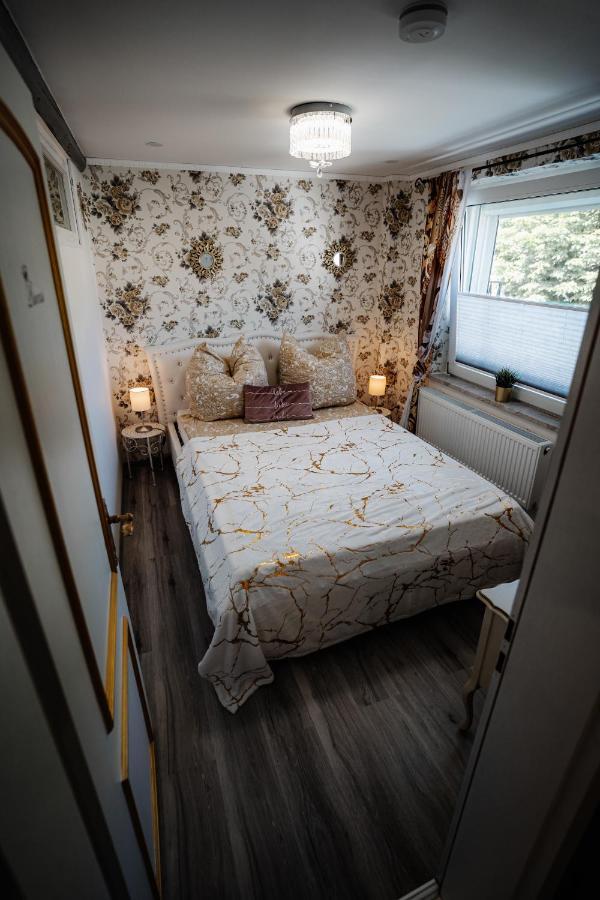 Timeout Royal Apartman Ellar Kültér fotó